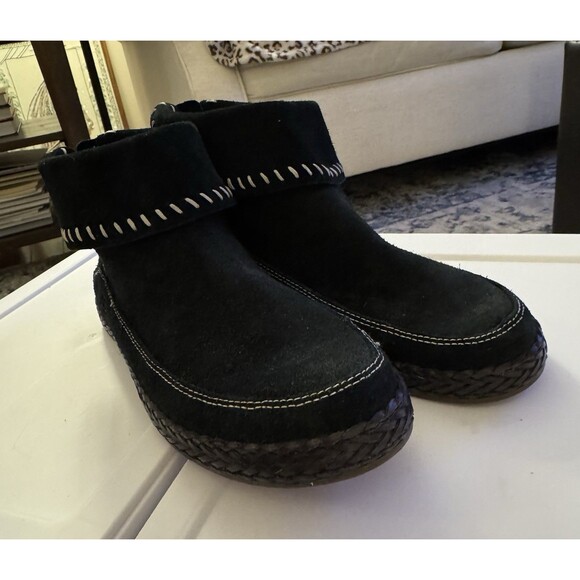 Sz 6 Ugg Varney Black Suede Women’s Ankle Booties Whip Stitched - Picture 4 of 11